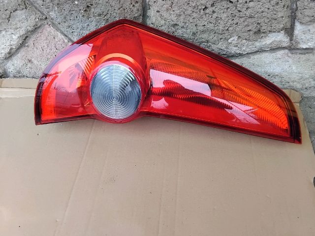 bontott OPEL AGILA Bal Hátsó Lámpa