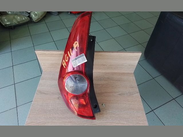 bontott OPEL AGILA Bal Hátsó Lámpa