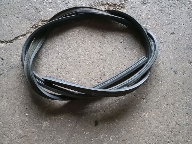 bontott OPEL AGILA Csomagtérajtó Gumikéder