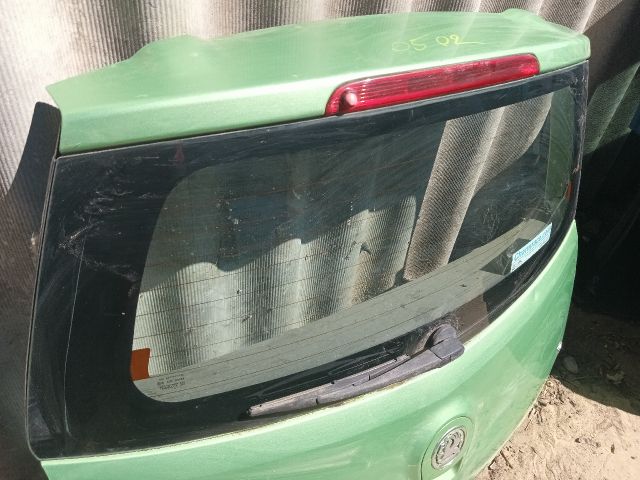 bontott OPEL AGILA Csomagtérajtó (Részeivel)