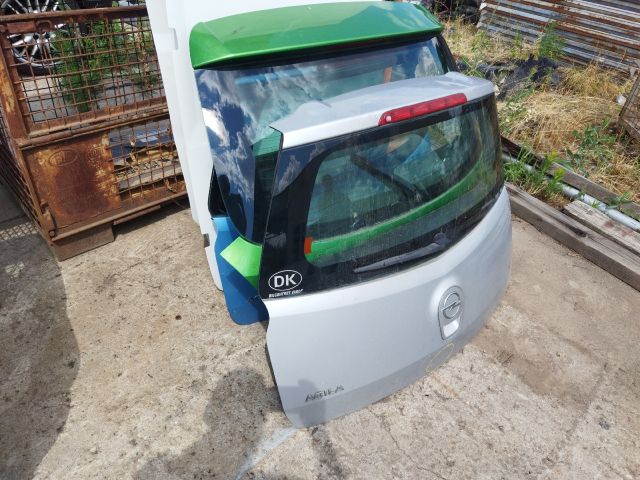 bontott OPEL AGILA Csomagtérajtó (Üres lemez)