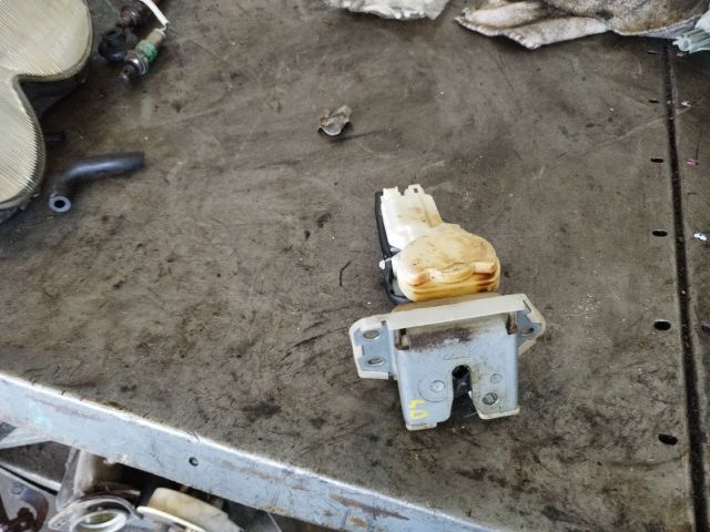 bontott OPEL AGILA Csomagtérajtó Zárszerkezet