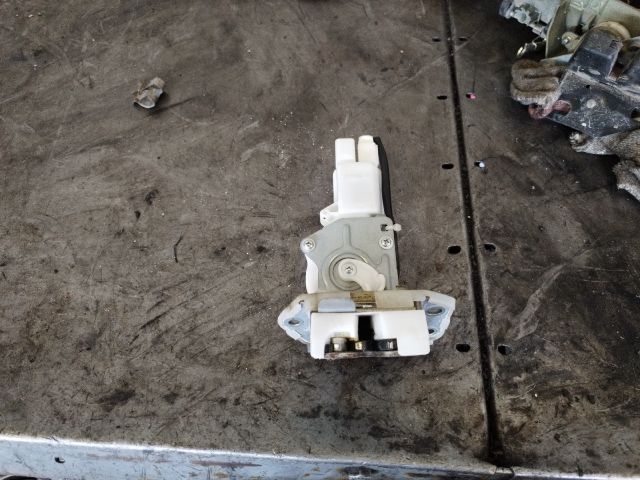 bontott OPEL AGILA Csomagtérajtó Zárszerkezet