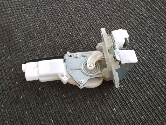 bontott OPEL AGILA Csomagtérajtó Zárszerkezet