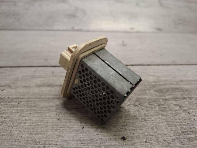 bontott OPEL AGILA Előtét Ellenállás Fűtőmotor