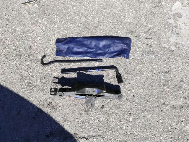 bontott OPEL AGILA Emelő