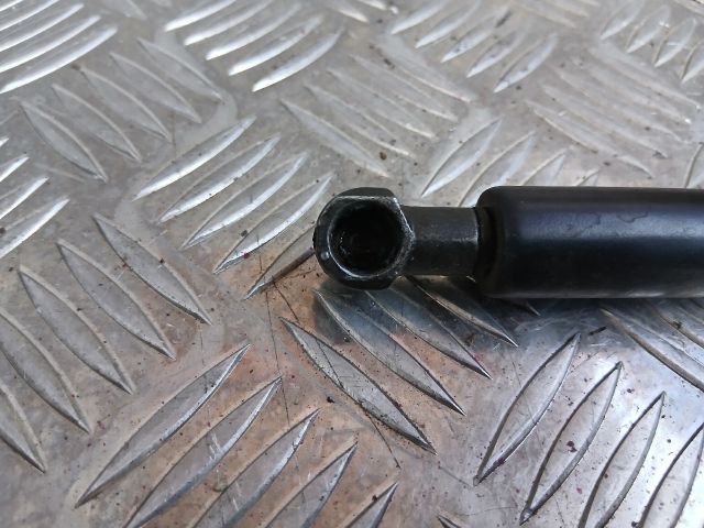 bontott OPEL AGILA Gázrugós Kitámasztó Teleszkóp Csomagtérajtó Jobb