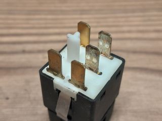 bontott OPEL AGILA Hátsó Ködzárófény Kapcsoló