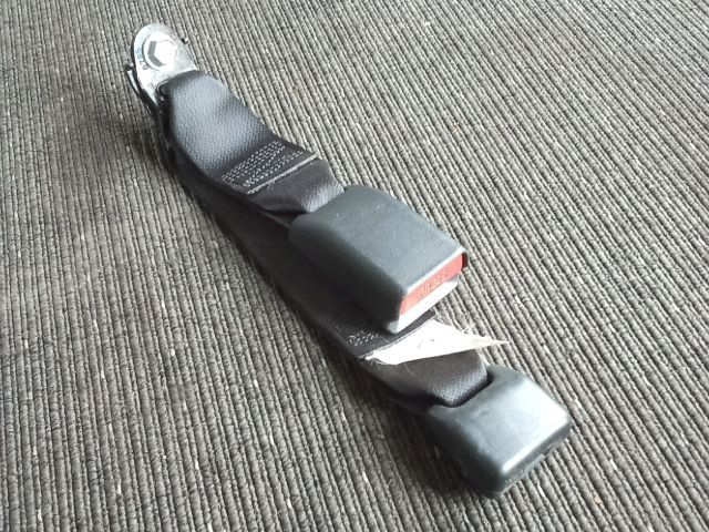 bontott OPEL AGILA Hátsó középső Biztonsági Öv Csat