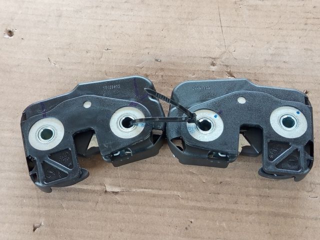 bontott OPEL AGILA Hátsó Ülés Rögzítő