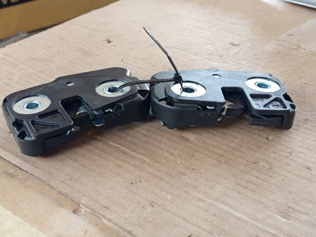 bontott OPEL AGILA Hátsó Ülés Rögzítő