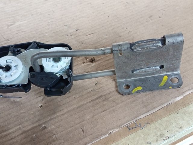 bontott OPEL AGILA Hátsó Ülés Rögzítő