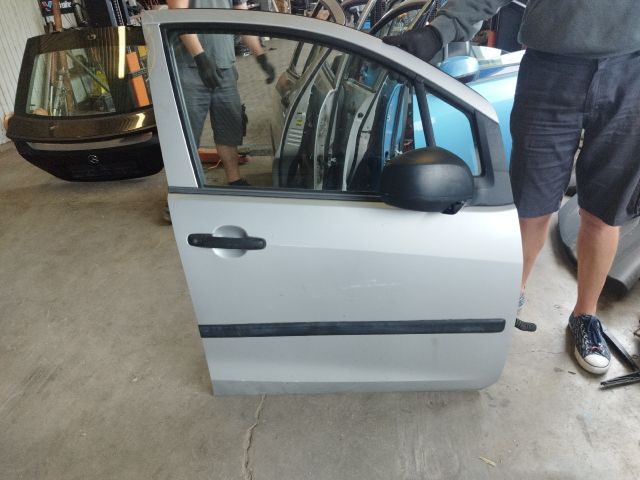 bontott OPEL AGILA Jobb első Ajtó (Részeivel)