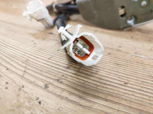 bontott OPEL AGILA Jobb első Ajtózár