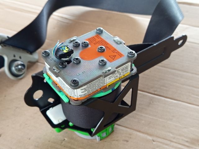 bontott OPEL AGILA Jobb első Biztonsági Öv Csat