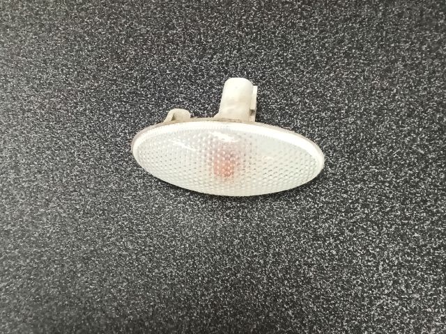 bontott OPEL AGILA Jobb első Sárvédő Irányjelző