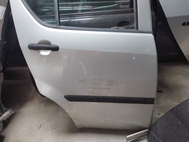 bontott OPEL AGILA Jobb hátsó Ajtó (Részeivel)