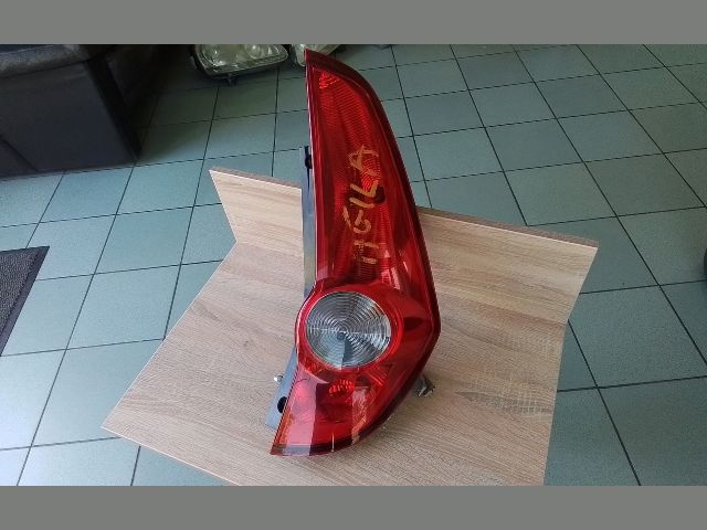 bontott OPEL AGILA Jobb Hátsó Lámpa