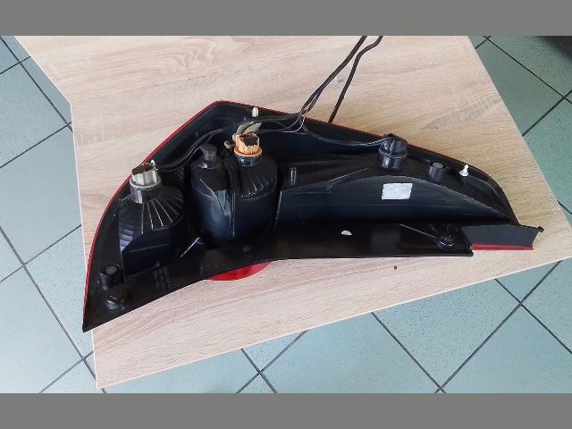 bontott OPEL AGILA Jobb Hátsó Lámpa