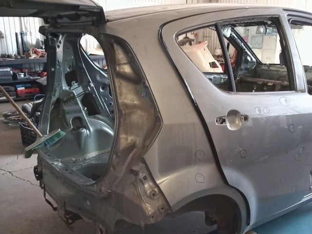bontott OPEL AGILA Jobb hátsó Negyed Karosszéria Csomag