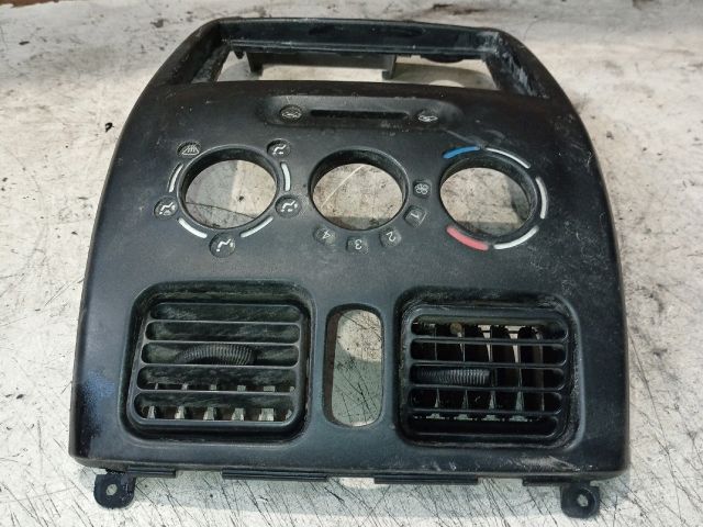 bontott OPEL AGILA Középkonzol Keret