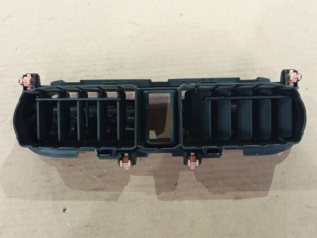 bontott OPEL AGILA Középső Szellőző