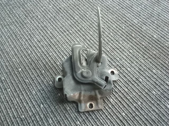 bontott OPEL AGILA Motorháztető Zárszerkezet