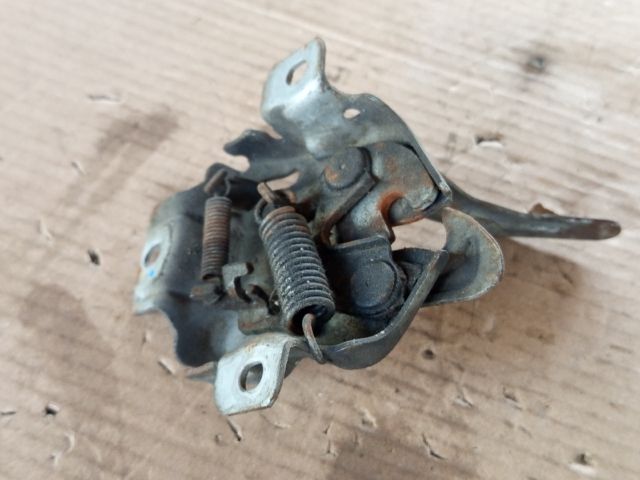 bontott OPEL AGILA Motorháztető Zárszerkezet