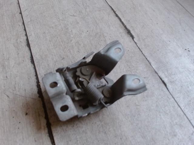 bontott OPEL AGILA Motorháztető Zárszerkezet