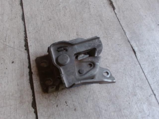 bontott OPEL AGILA Motorháztető Zárszerkezet