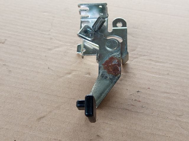 bontott OPEL AGILA Tankajtó Nyitó Kar / Gomb