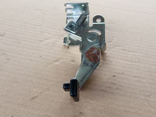 bontott OPEL AGILA Tankajtó Nyitó Kar / Gomb