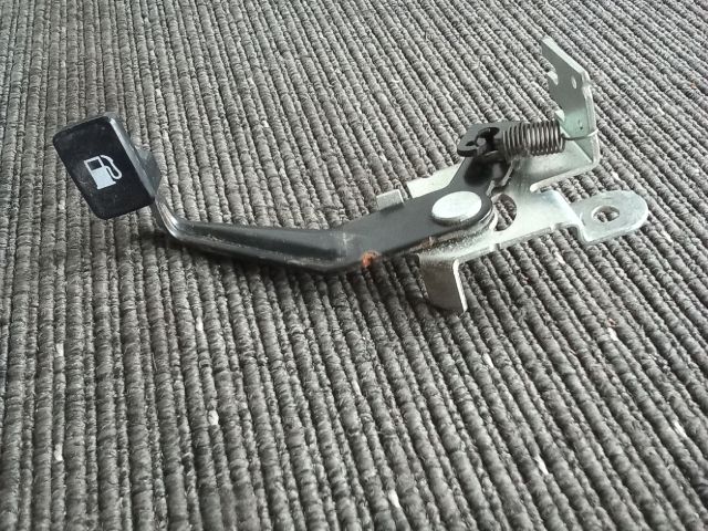 bontott OPEL AGILA Tankajtó Nyitó Kar / Gomb