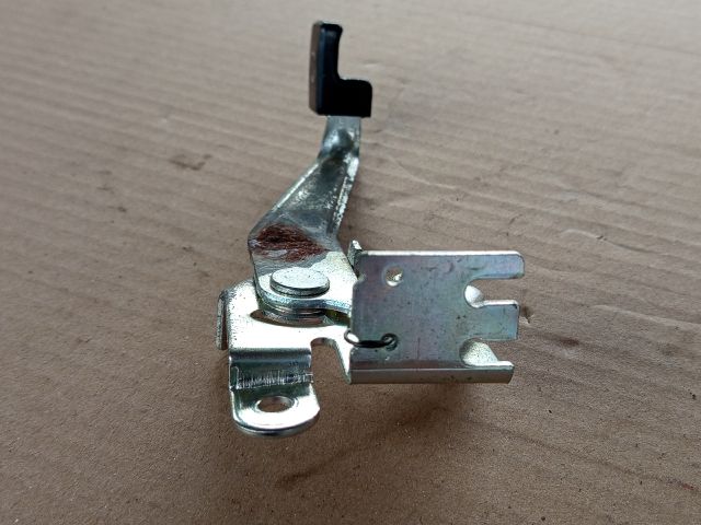 bontott OPEL AGILA Tankajtó Nyitó Kar / Gomb