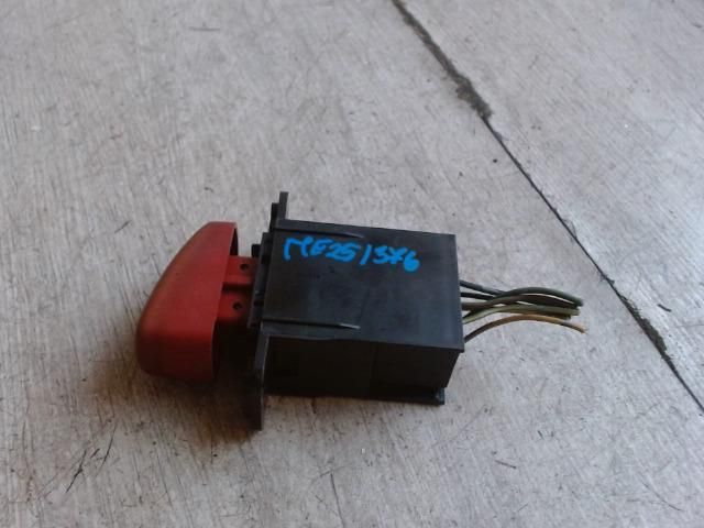 bontott OPEL AGILA Vészvillogó Kapcsoló