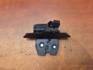 bontott OPEL AMPERA Csomagtérajtó Zárszerkezet