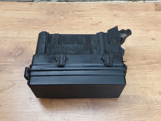 bontott OPEL ANTARA Biztosítéktábla Motortér