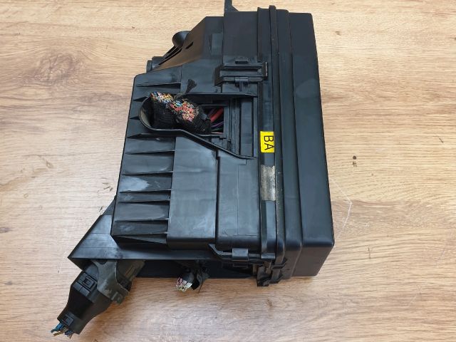 bontott OPEL ANTARA Biztosítéktábla Motortér