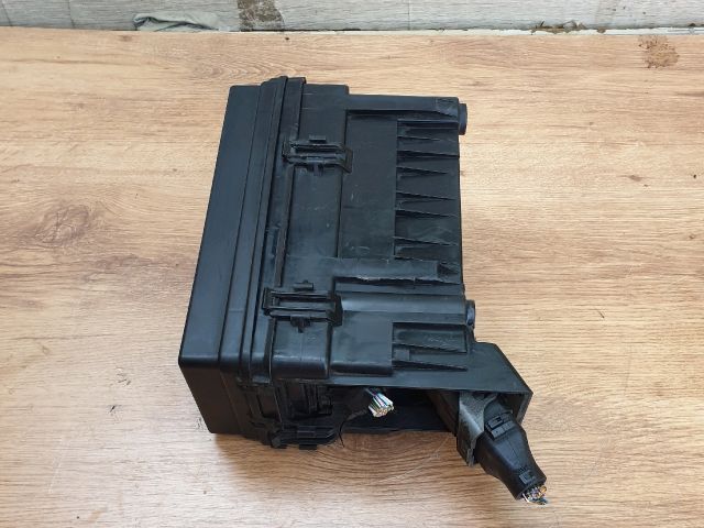 bontott OPEL ANTARA Biztosítéktábla Motortér