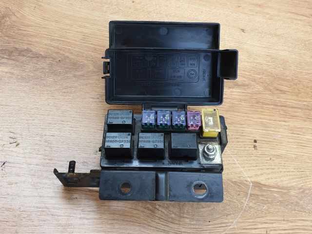 bontott OPEL ANTARA Biztosítéktábla Motortér