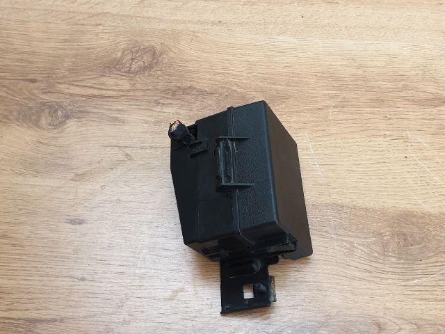 bontott OPEL ANTARA Biztosítéktábla Motortér