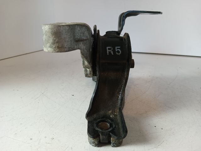 bontott OPEL ANTARA Motor Tartó Bak Jobb