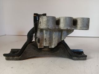 bontott OPEL ANTARA Motor Tartó Bak Jobb