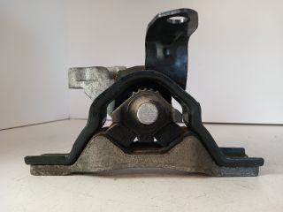 bontott OPEL ANTARA Motor Tartó Bak Jobb