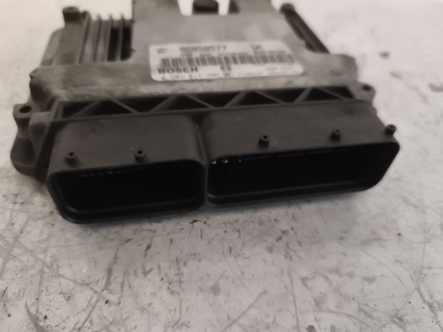 bontott OPEL ANTARA Motorvezérlő