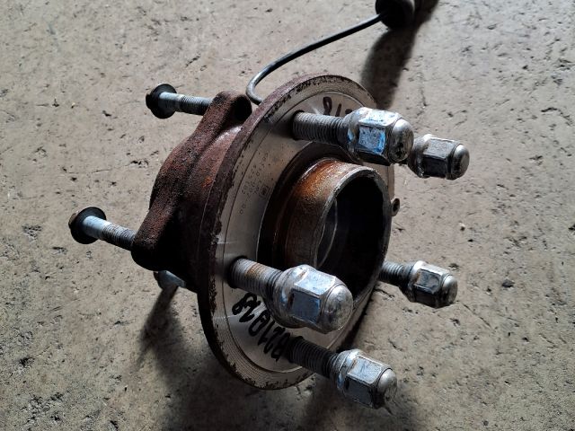 bontott OPEL ANTARA Bal hátsó Kerékagy