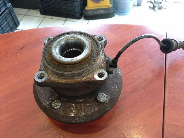 bontott OPEL ANTARA Bal hátsó Kerékagy