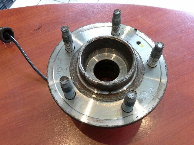 bontott OPEL ANTARA Bal hátsó Kerékagy