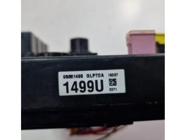 bontott OPEL ANTARA Biztosítéktábla Motortér