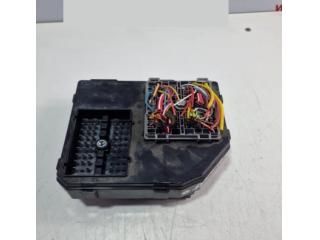 bontott OPEL ANTARA Biztosítéktábla Motortér